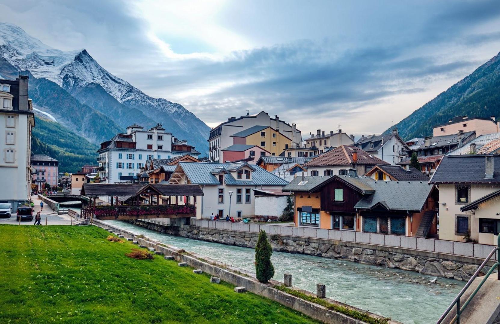 Chalet Yolo - Chalet Retreat In Central Chamonix Steam Room Exterior foto